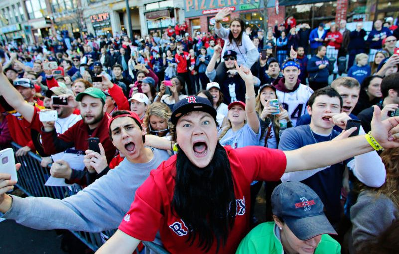 Obnoxious Yankee Fan Uses Face to Injure Hand of 'Stros Fan – Hi-Top Table  Athletics